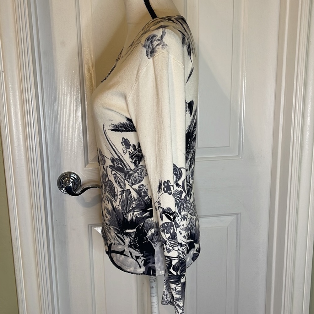 Floral Beaded Sweater - Picture 4 of 8